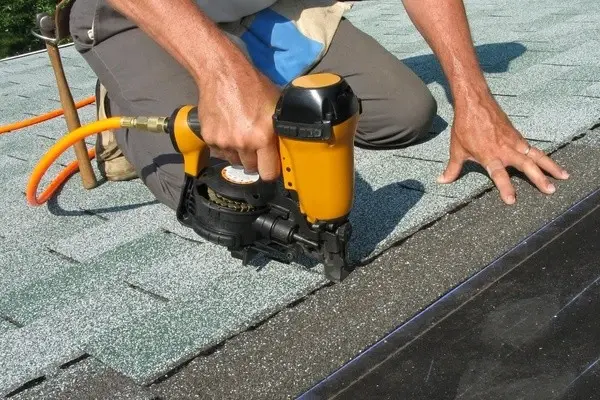 Professional local roofing contractor in Hayward, CA